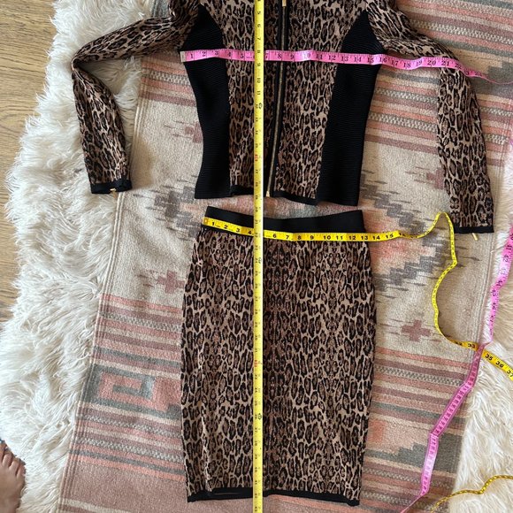 Cache Leopard 2-Piece Suit - Picture 8 of 10